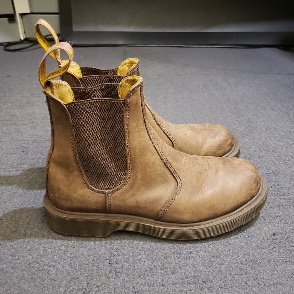 DR. MARTENS Chelsea Boot